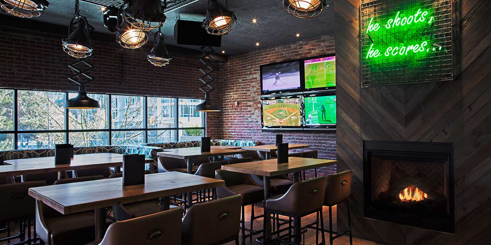 Shark Club Sports Bar & Grill - Vancouver Gallery 2